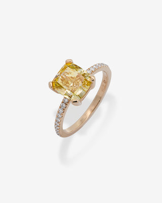 Ring Cushion-Cut Diamond Yellow Gold