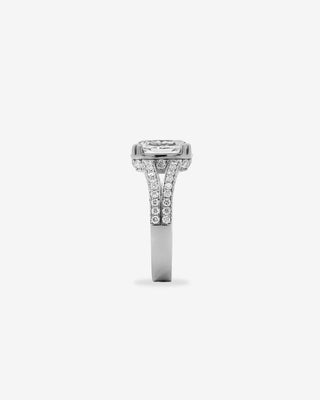 Solitaire Ring Oval Diamond Platinum