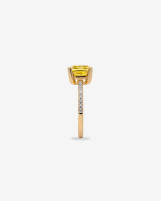 Ring Cushion-Cut Diamond Yellow Gold