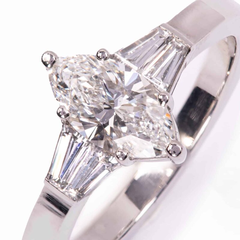 Diamant Ring R051 - Nahaufnahme - Perfekter Schmuck Von Fochtmann Goldschmiede Und Juwelier In München 