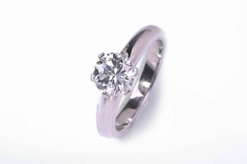 Solitaire Ring R235
