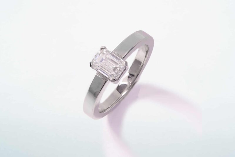 Diamond Solitaire Ring R239