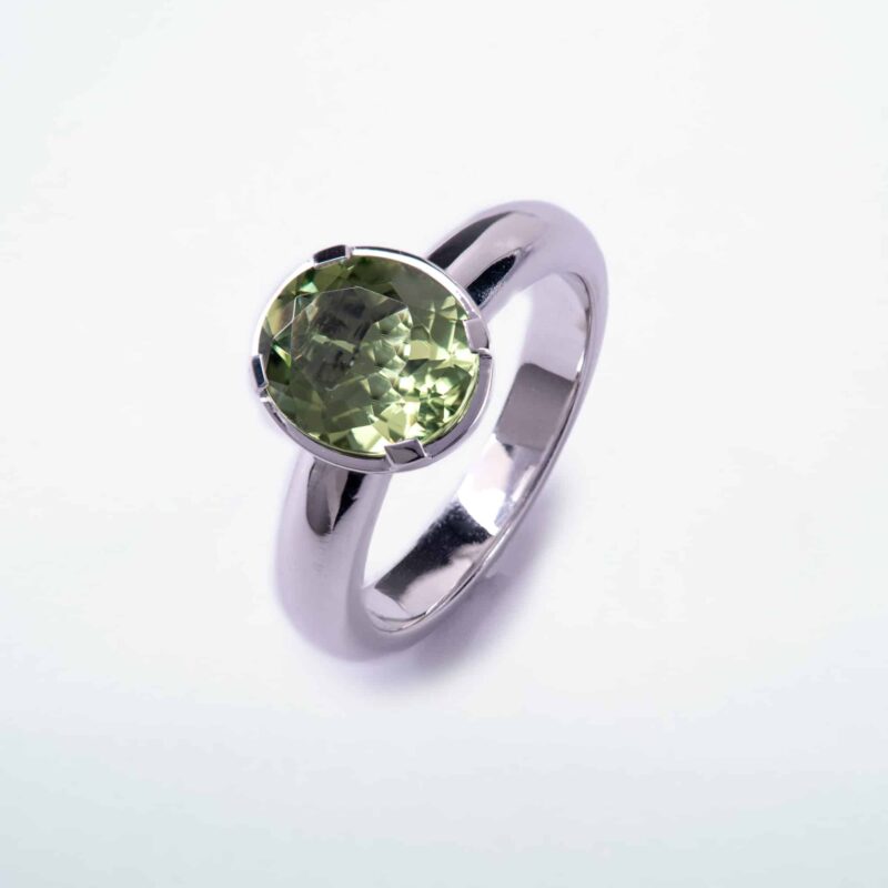 Harlekin Ring RI0139 - Nahaufnahme - Perfekter Schmuck Von Fochtmann Goldschmiede Und Juwelier In München 